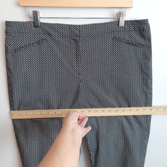 J Jill Crop Pants Preppy Acadamia Geometric Print Black White Stretchy - Picture 13 of 15